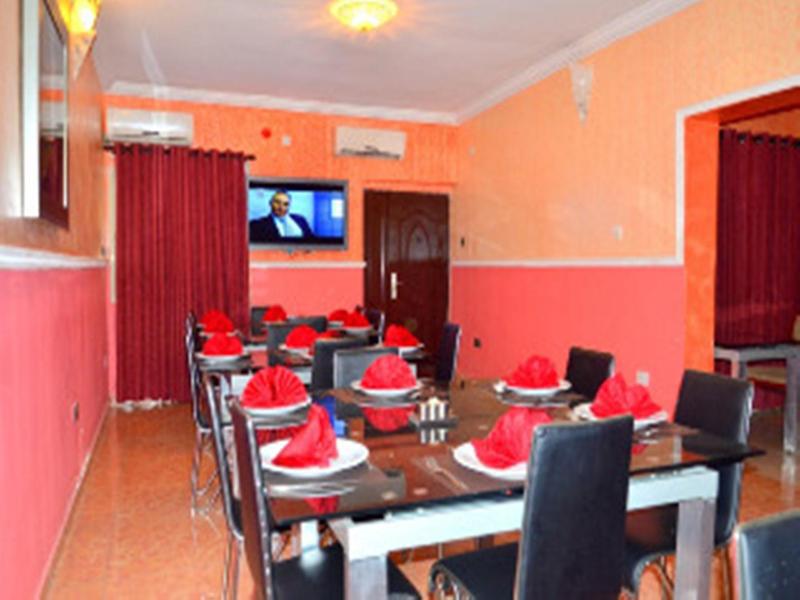 Bleu Ivy Hotel And Suites Ikeja Exterior photo